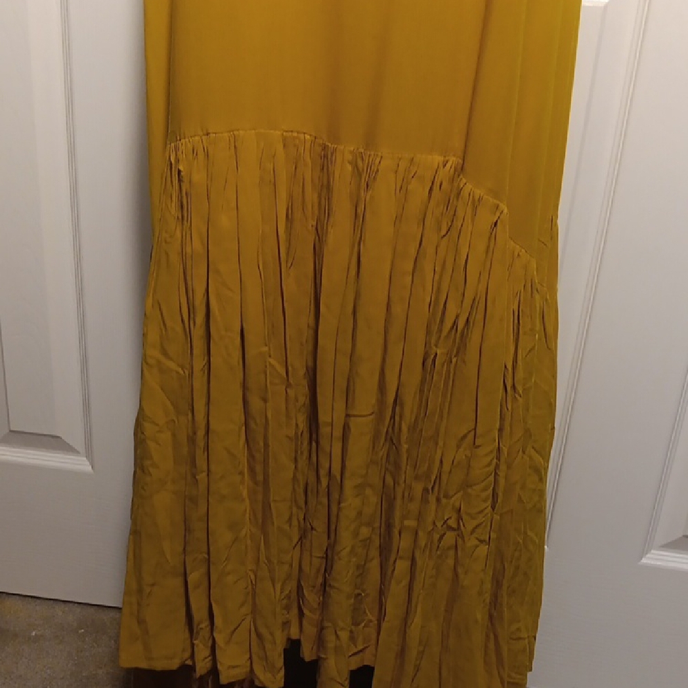 Wanderlust Low Back Cobra Dress With Ruffle Bottom In Mustard Gold - Picture 5 of 12